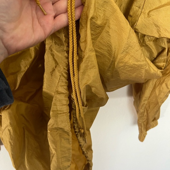 Supreme nylon packable poncho windbreaker with hood in gold size medium - Picture 9 of 10
